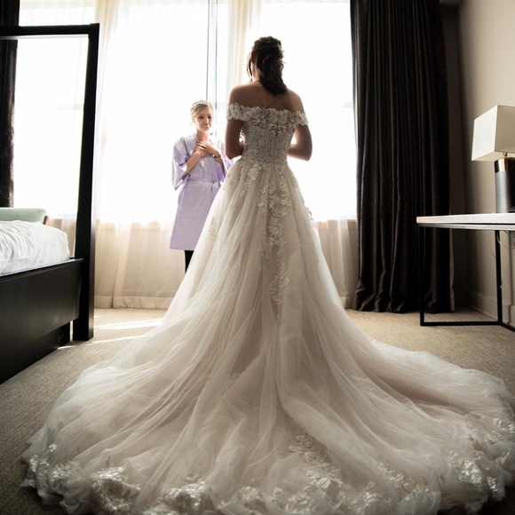 Wedding dress